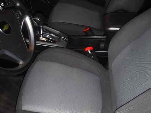 Used 2012 Chevrolet Captiva Sport LS FWD image 23