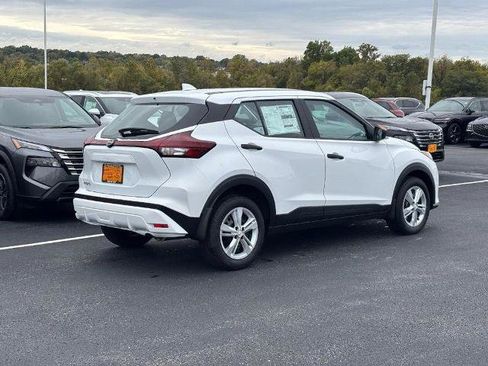 Certified 2025 Nissan Kicks Play S FWD image 3