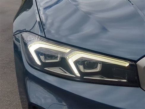 Used 2025 BMW 330i Sedan image 10