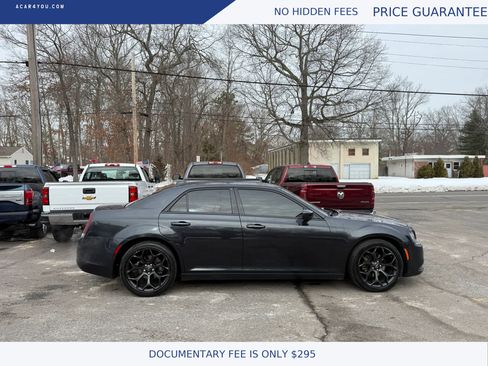 Used 2019 Chrysler 300 S image 5