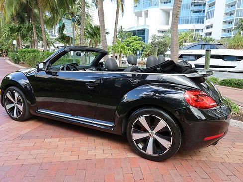 Used 2013 Volkswagen Beetle 2.0T image 18