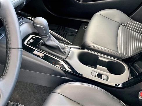 Certified 2025 Toyota Corolla XSE image 18