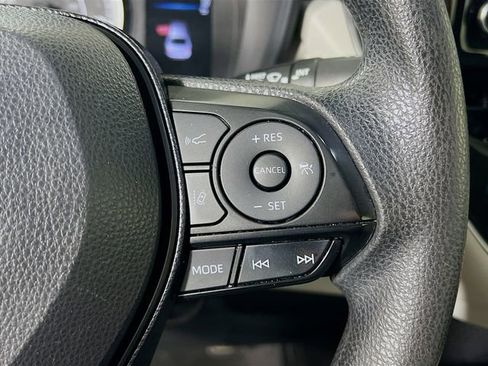 Used 2021 Toyota Corolla LE w/ LE Convenience Package FWD image 18