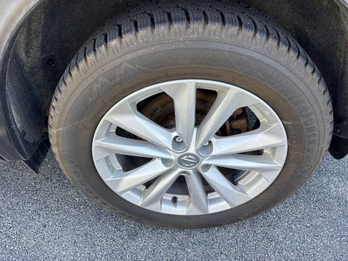 Used 2018 Nissan Rogue Sport SV w/ SV All-Weather Package AWD/4WD image 11