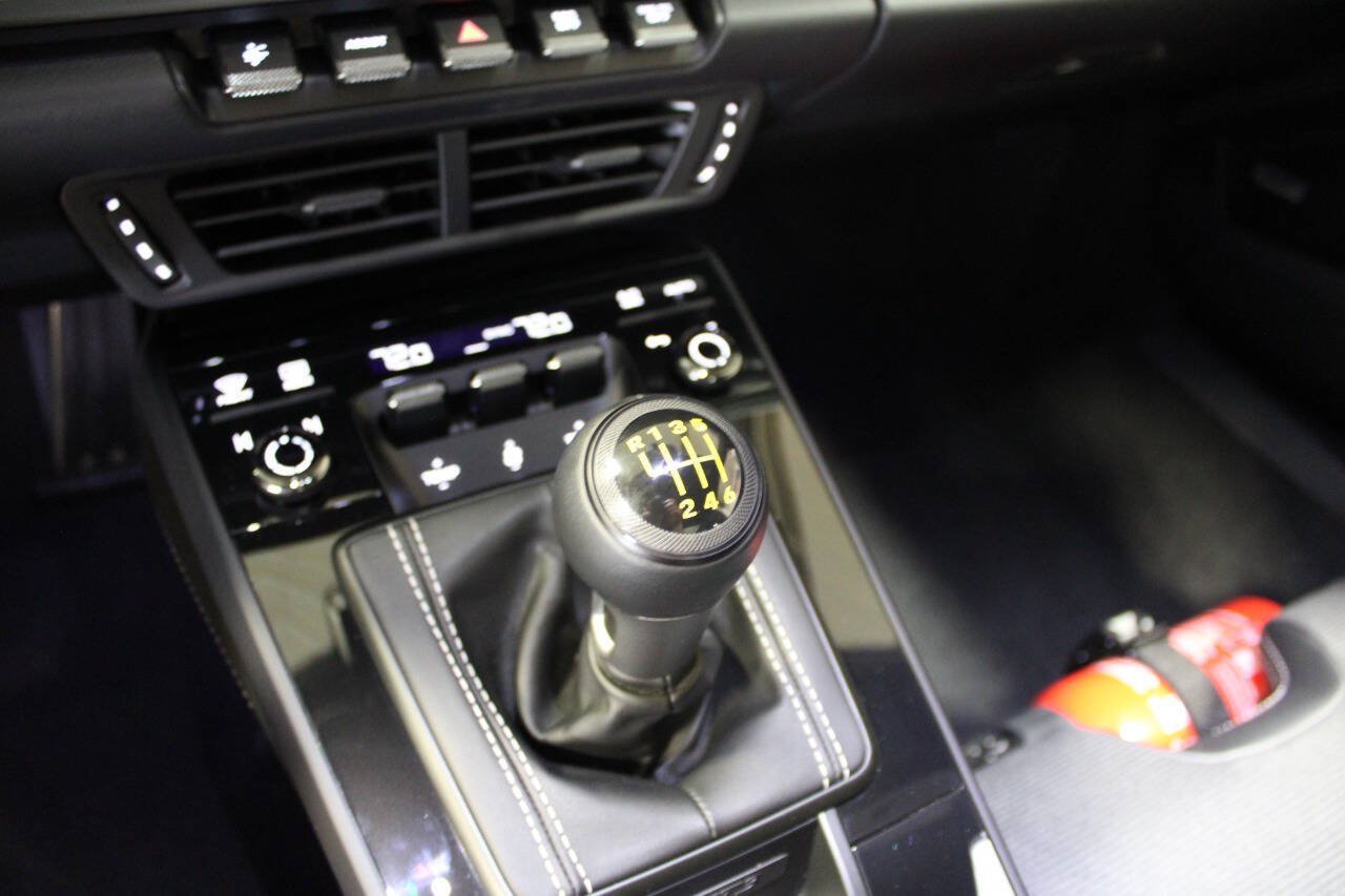 Used 2026 Porsche 911 GT3 RWD image 40