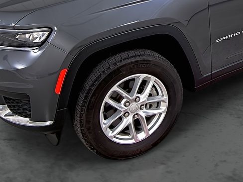 Used 2024 Jeep Grand Cherokee L Laredo w/ Luxury Tech Group I AWD/4WD image 7