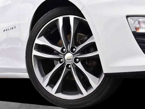 Used 2022 Chevrolet Malibu LT FWD image 3