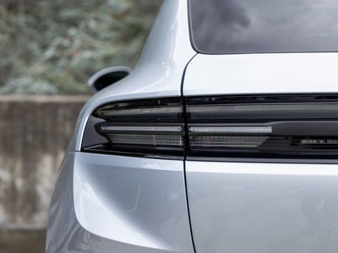 New 2025 Porsche Macan Electric image 21