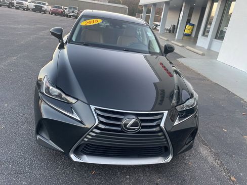 Used 2018 Lexus IS 300 AWD image 3