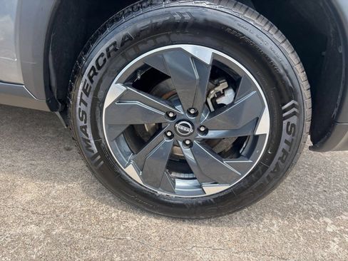 Used 2024 Nissan Rogue SV AWD/4WD image 32