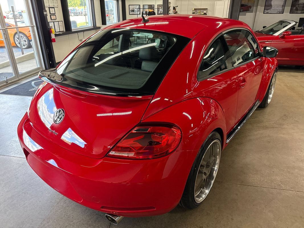 Used 2012 Volkswagen Beetle 2.0T FWD image 9