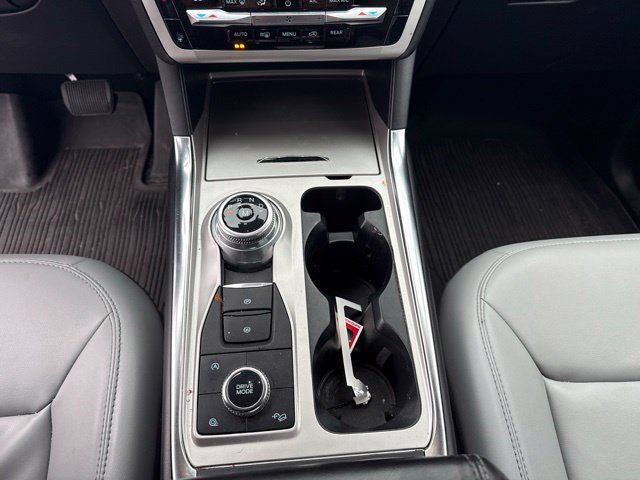 Used 2021 Ford Explorer XLT w/ Equipment Group 202A AWD/4WD image 21