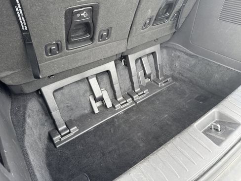 Used 2025 Kia Carnival FWD image 13