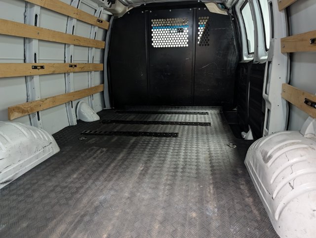 Used 2022 Chevrolet Express 2500 w/ Driver Convenience Package RWD image 5