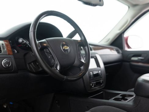 Used 2007 Chevrolet Suburban LT AWD/4WD image 30