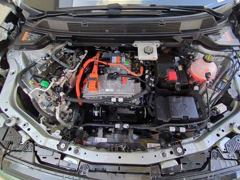 Used 2025 Chevrolet Equinox EV LT w/ Convenience Package image 28