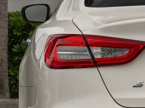 Used 2018 Maserati Quattroporte S GranSport image 9