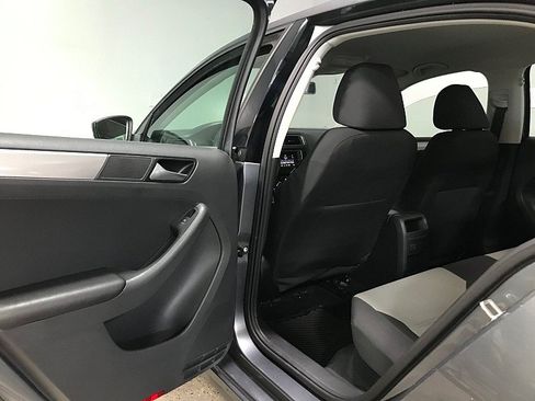 Used 2017 Volkswagen Jetta S FWD image 18