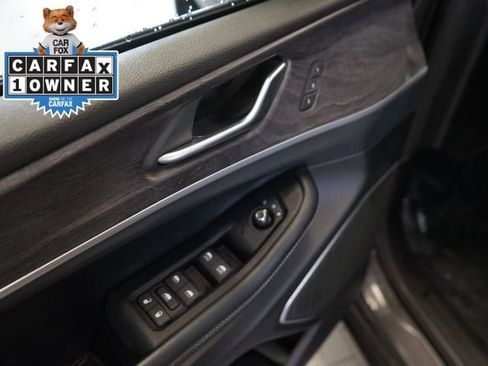 Used 2022 Jeep Grand Cherokee L Limited image 19