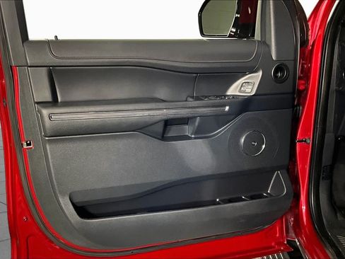 Used 2022 Ford Expedition Limited RWD image 19