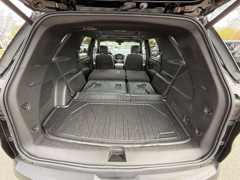 Used 2023 Chevrolet Traverse LT w/ LT Premium Package AWD/4WD image 36