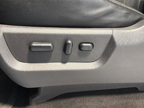 Used 2016 Ford F250 Lariat w/ Chrome Package image 25