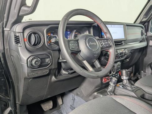 Used 2024 Jeep Wrangler Unlimited Rubicon AWD/4WD image 13