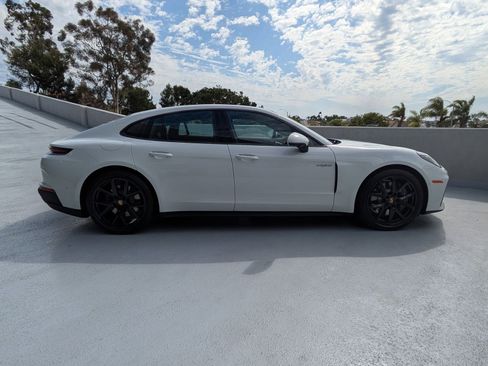 New 2025 Porsche Panamera 4 image 8