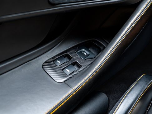Used 2020 McLaren 600LT Spider RWD image 44