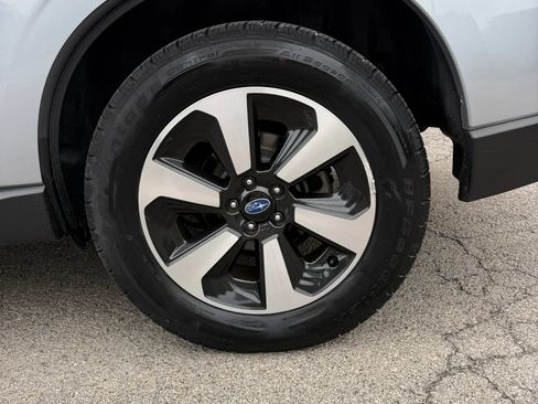 Used 2017 Subaru Forester 2.5i Premium w/ All-Weather Package AWD/4WD image 31