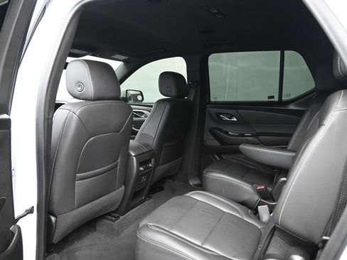 Used 2023 Chevrolet Traverse LT image 27