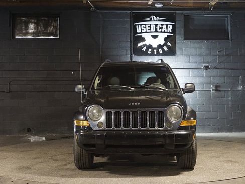 Used 2007 Jeep Liberty Limited AWD/4WD image 9