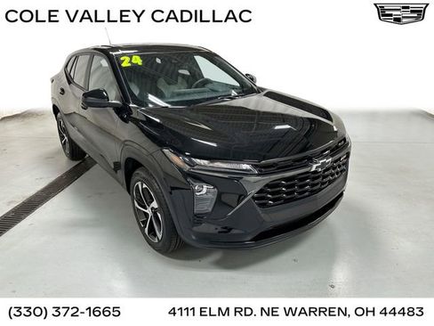 Used 2024 Chevrolet Trax RS w/ Sunroof Package FWD image 1