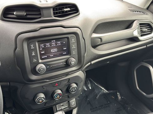 Used 2019 Jeep Renegade Sport FWD image 16
