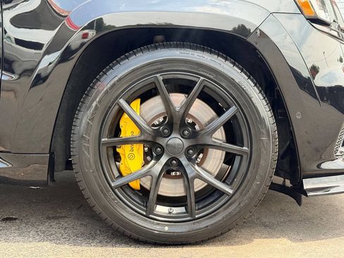 Used 2018 Jeep Grand Cherokee Trackhawk AWD/4WD image 12