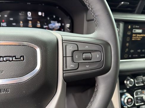Used 2023 GMC Yukon XL Denali AWD/4WD image 17