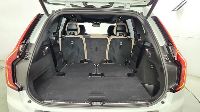 Used 2026 Volvo XC90 B6 Plus w/ Protection Package AWD/4WD image 42