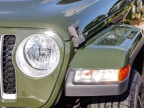 Certified 2022 Jeep Gladiator Overland w/ Trailer Tow Package image 5