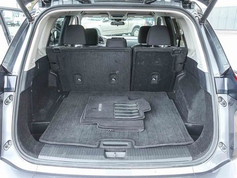 Used 2025 Nissan Rogue SV FWD image 31