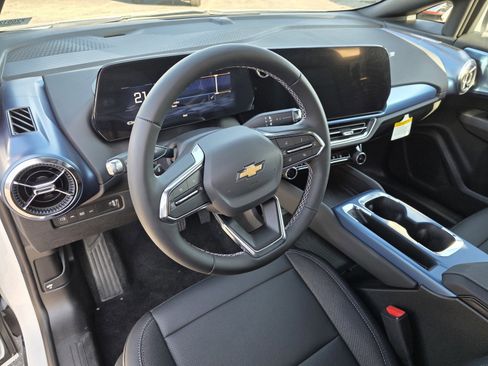 New 2026 Chevrolet Equinox EV LT w/ LPO, Blackout Package image 23