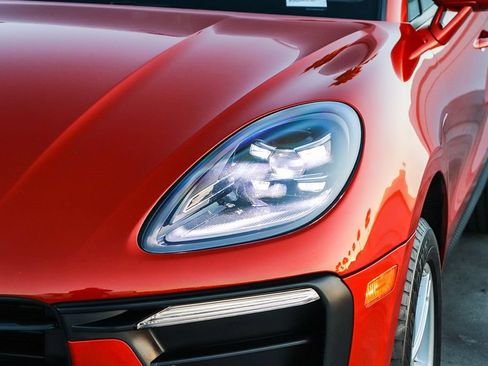 Used 2024 Porsche Macan AWD/4WD image 5