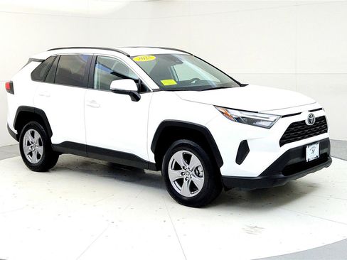 Used 2025 Toyota RAV4 XLE AWD/4WD image 7