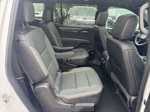 Used 2025 GMC Acadia AT4 w/ Luxury Package AWD/4WD image 33