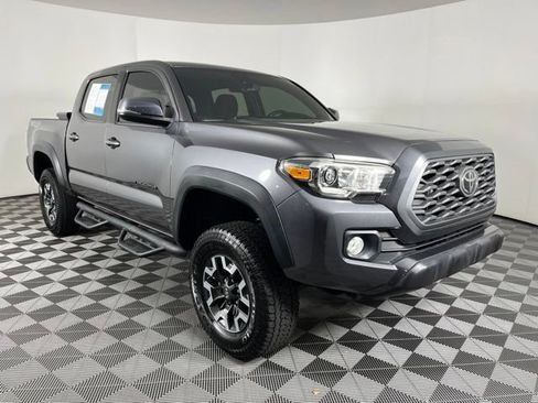 Used 2021 Toyota Tacoma TRD Off-Road w/ Technology Package AWD/4WD image 3