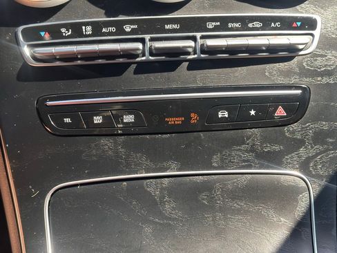 Used 2023 Mercedes-Benz GLC 300 4MATIC Coupe image 33