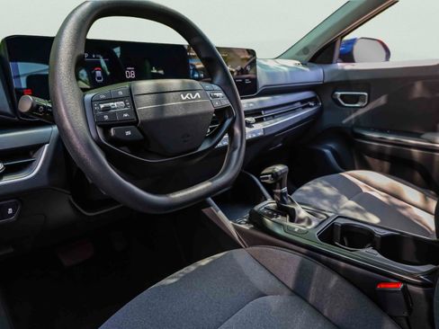Certified 2025 Kia K4 FWD image 7