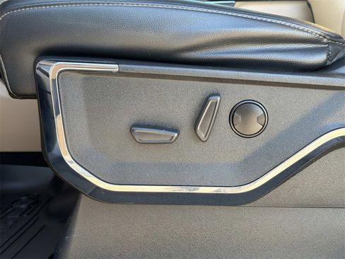 Used 2022 Ford F150 Lariat image 12