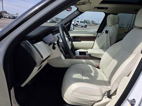 Used 2024 Land Rover Range Rover SE image 8
