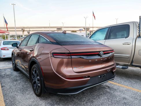 Used 2026 Toyota Crown XLE image 10