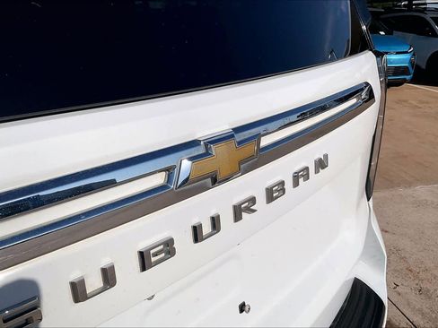 Used 2021 Chevrolet Suburban LT w/ Rear Media and Nav Package AWD/4WD image 30